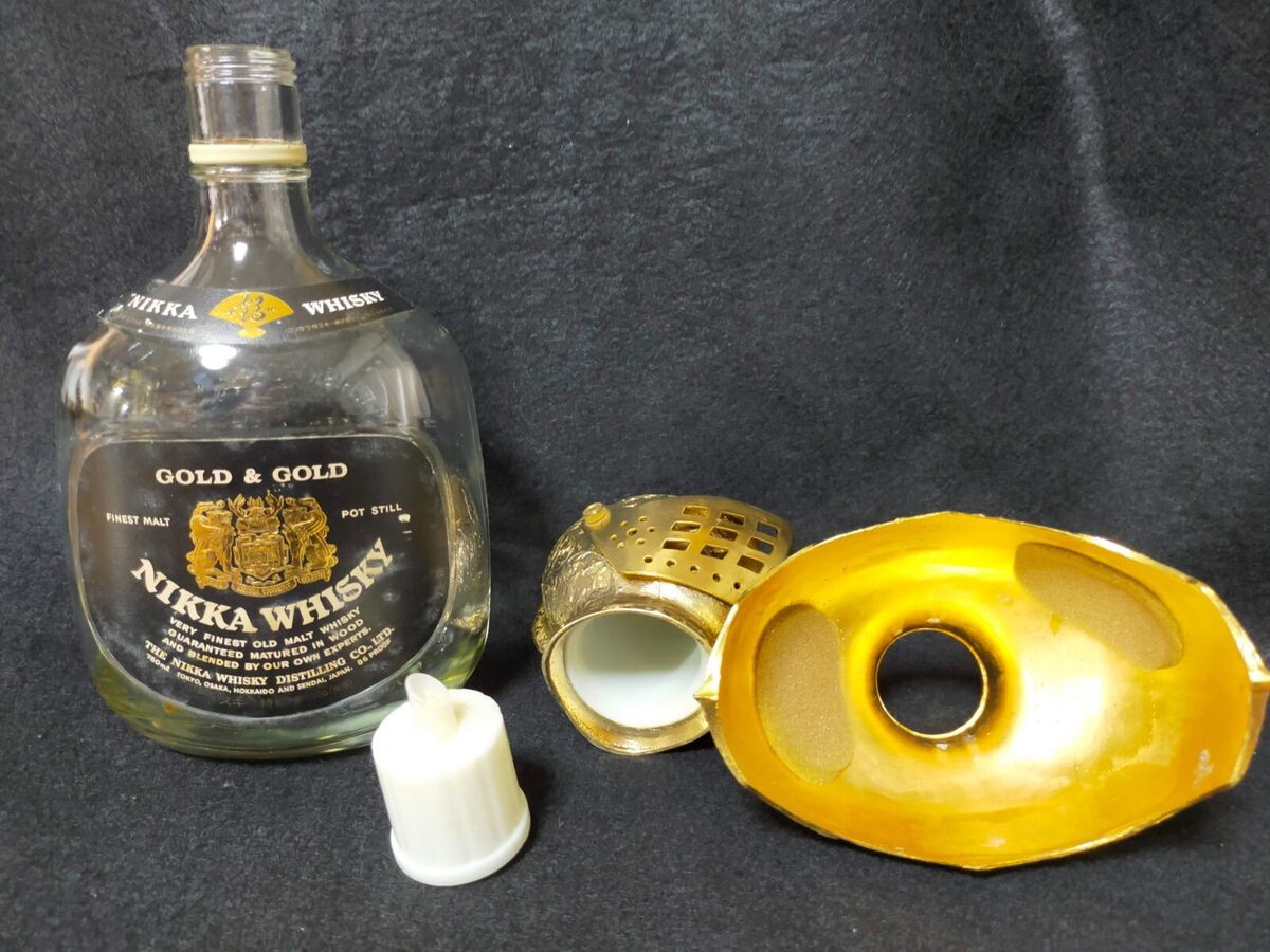 Nikka Whisky G & G Knight Gold Metal Topper & Empty Bottle Nikka Whisky G & G Knight Gold Metal Topper & Empty Bottle