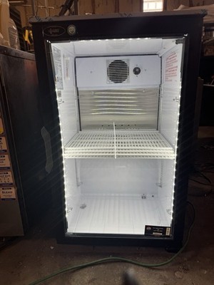QBD DC6LP-HC Merchandising Refrigerator Glass Door Freestanding 1 Section