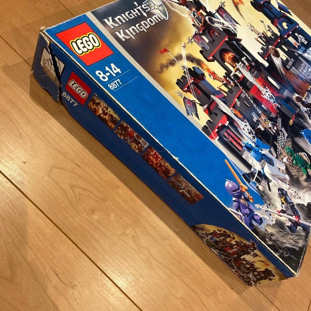 Lego Vladek's Dark Fortress Castle Set 8877 Knights Kingdom w/box