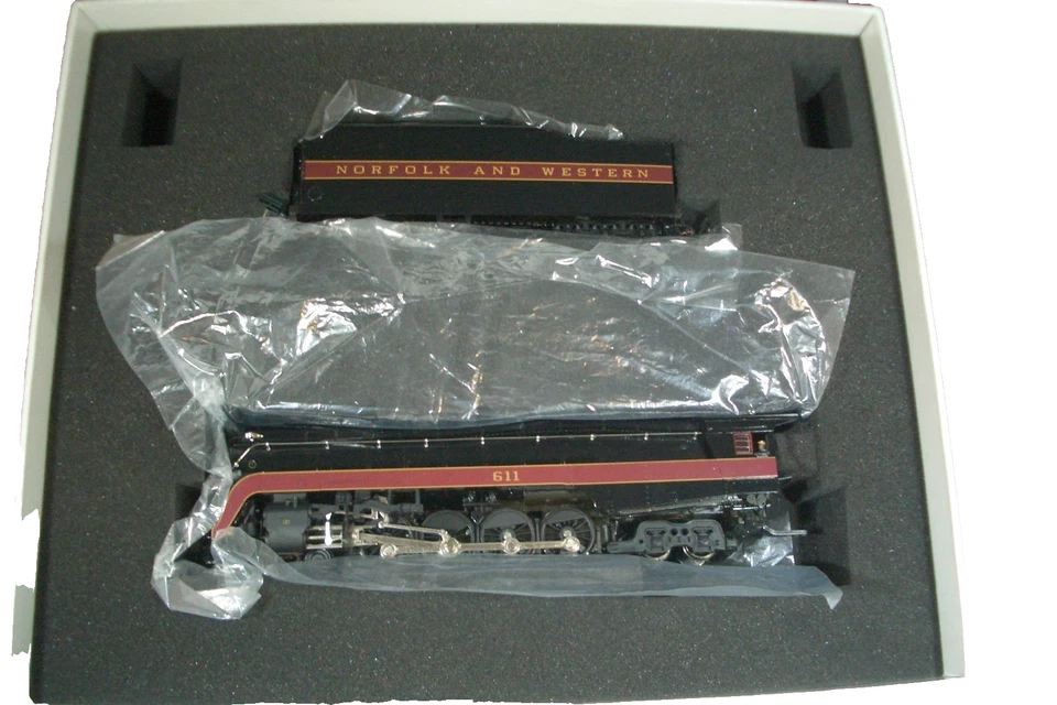 Broadway Limited HO Steam Locomotive N&W Class J 4-8-4 DCC & Sound #611 - Image 2 of 4