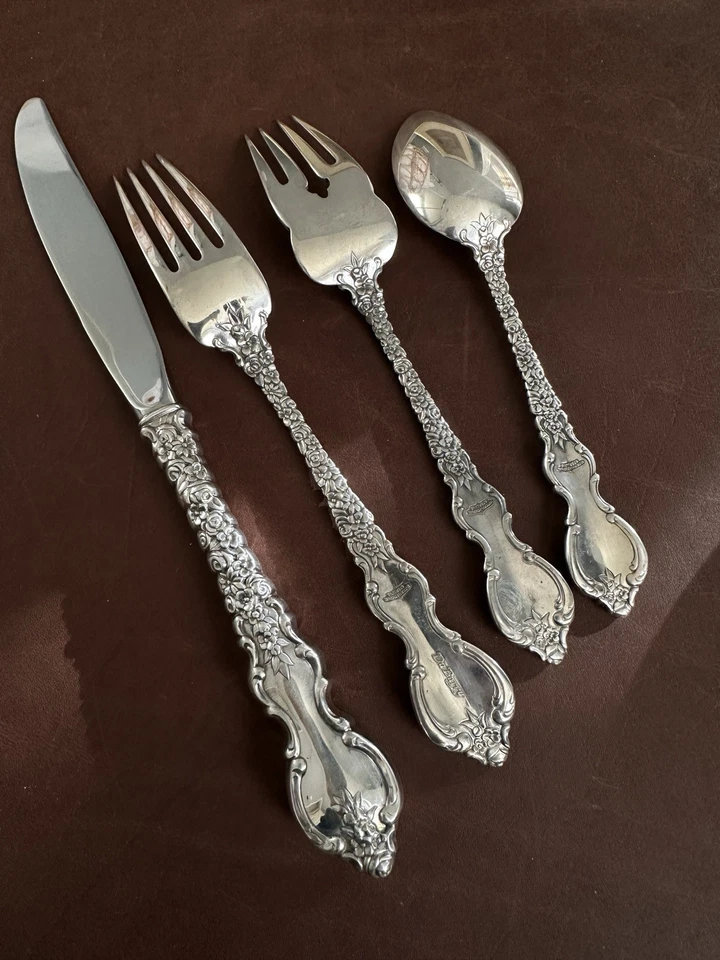 Cuchara tenedor cuchillo de 4 piezas de plata esterlina International Du Barry Foto 4 de 4