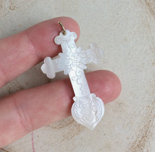 Ancienne CRoix Pectorale en Nacre Gravée 1900