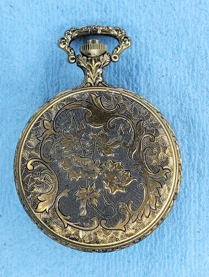 B28 Men Works Majestron Cho Cho Train Embossed Full Hunter 46mm Pocket Watch lot - Image 3 of 4