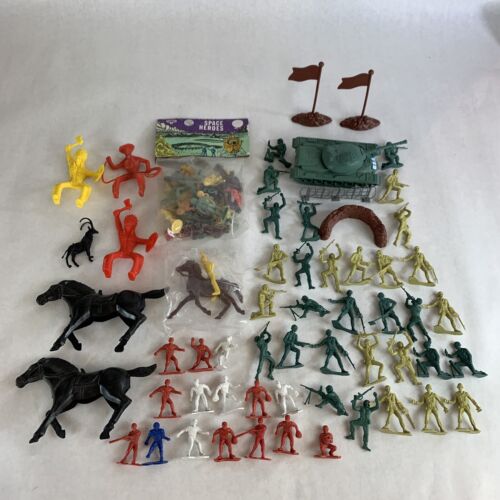 Toy Figurines Vintage Plastic Assorted Lot - Picture 1 of 8