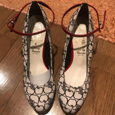 JELLY BEANS Hello Kitty Riemen rot und schwarz 2WEGE Pumps Größe 5 neu