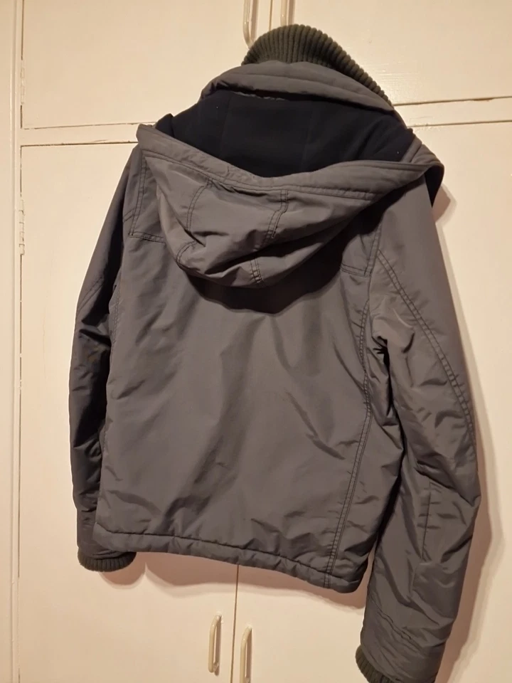 Abercrombie & Fitch Large Grey Hooded Fleece Lined Jacket. - Image 3 of 4