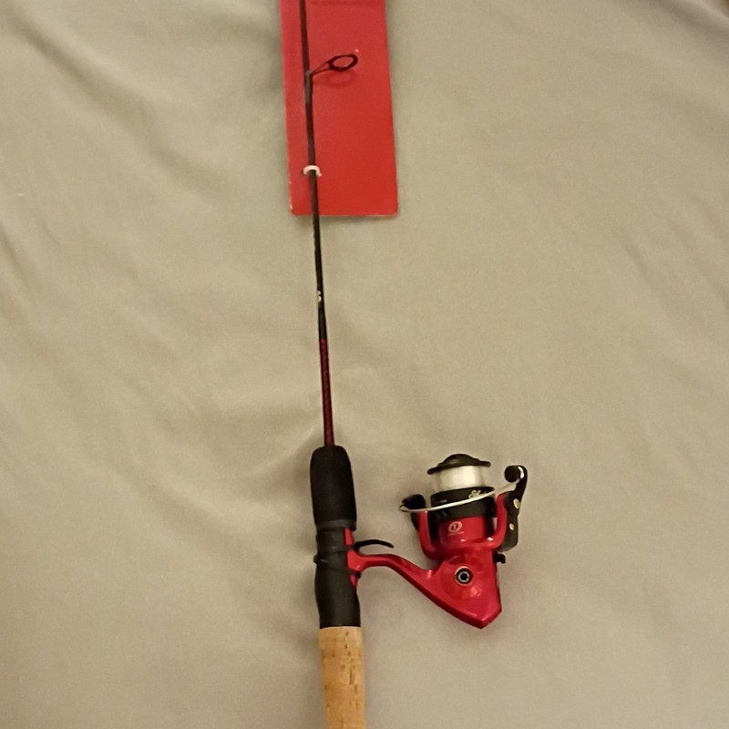 Shakespeare Ugly Stik Dock Runner 36in Spinning Combo Pre-Spooled Cork Red