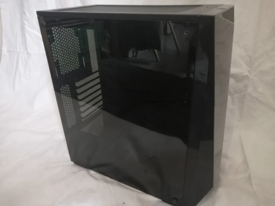 Corsair CC-9011166-WW Mid-Tower ATX Gaming Case - Black - Image 2 of 4