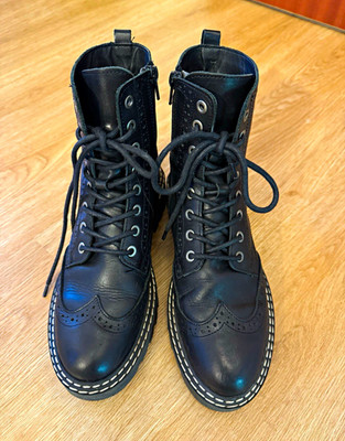 Bull Boxer Damen Leder-Stiefel Schwarz Wadenlänge flach Schnürung 40