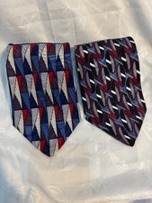 2 V By Valentino Pietro Novelty Pure Silk Tie Geometric Paris Rome Beverly Hills