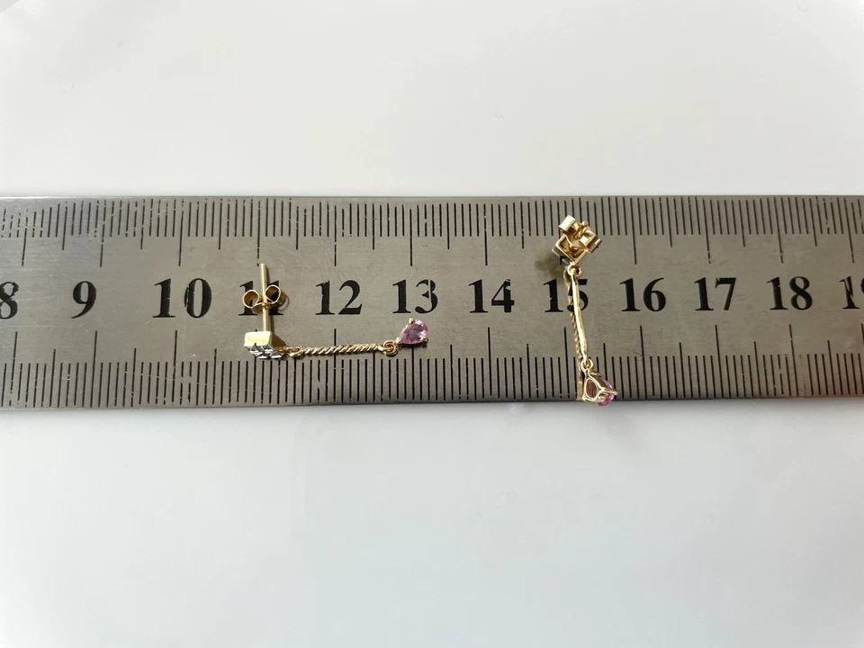 Pendientes colgantes de zafiro de oro de 9 quilates con diamantes y zafiro rosa púrpura Foto 2 de 4