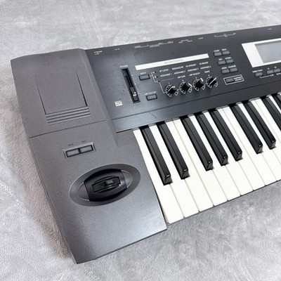 KORG TR61 Music Workstation Synthesizer 61-Key w Soft Case