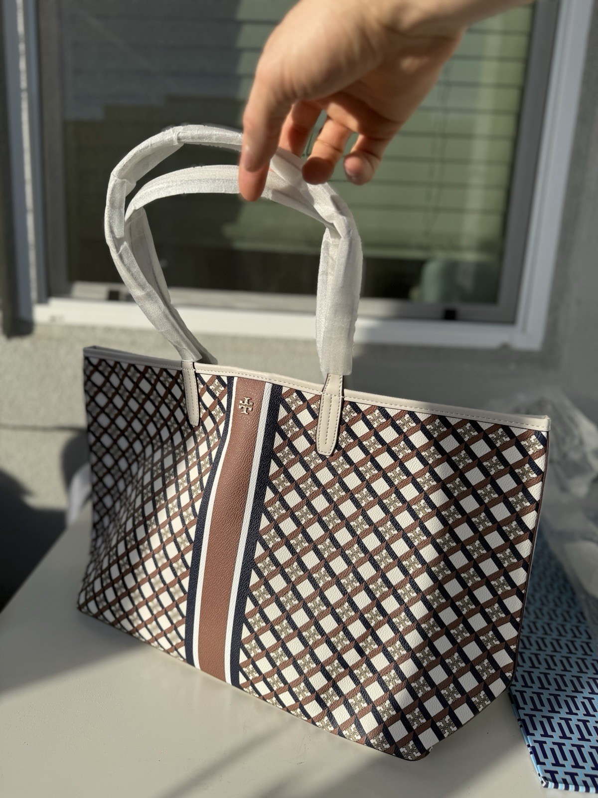 Tory Burch Geometric Large Tote Bag Logo Accent Brown White Striped Handles thumbnail 3
