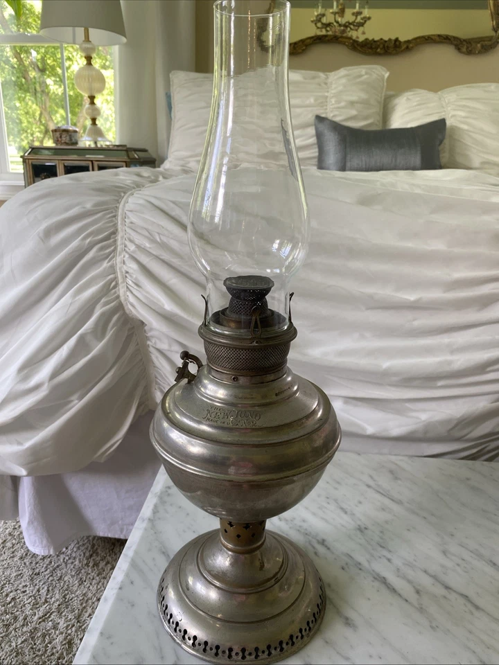 1890s Edward Miller & Co New Juno No.2 Victorian Oil Lamp w/ Globe Farmhouse - Image 2 of 4