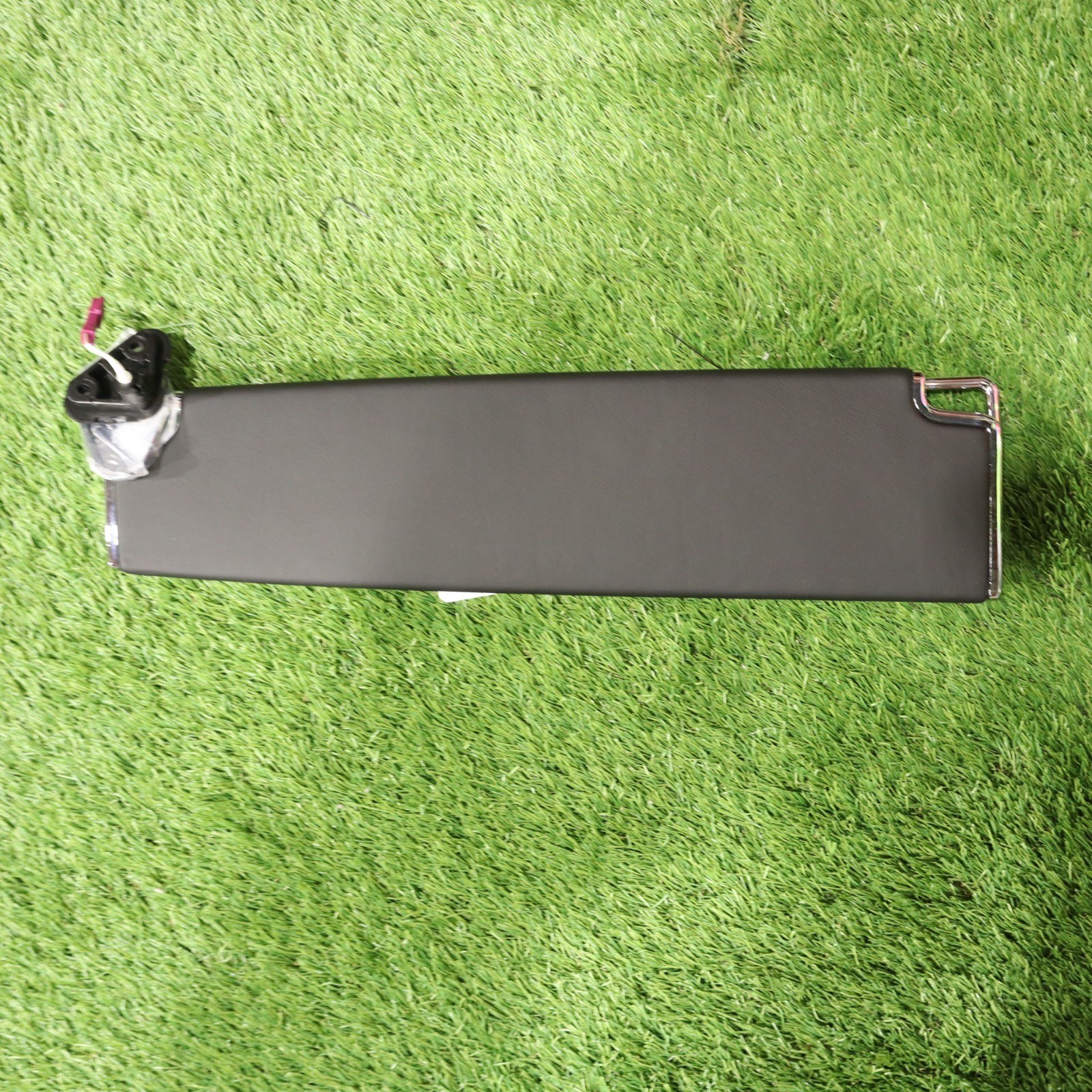 NEW  OEM  Rolls Royce Phantom Sun Visor Illuminated Right 51-16-7-324-352
