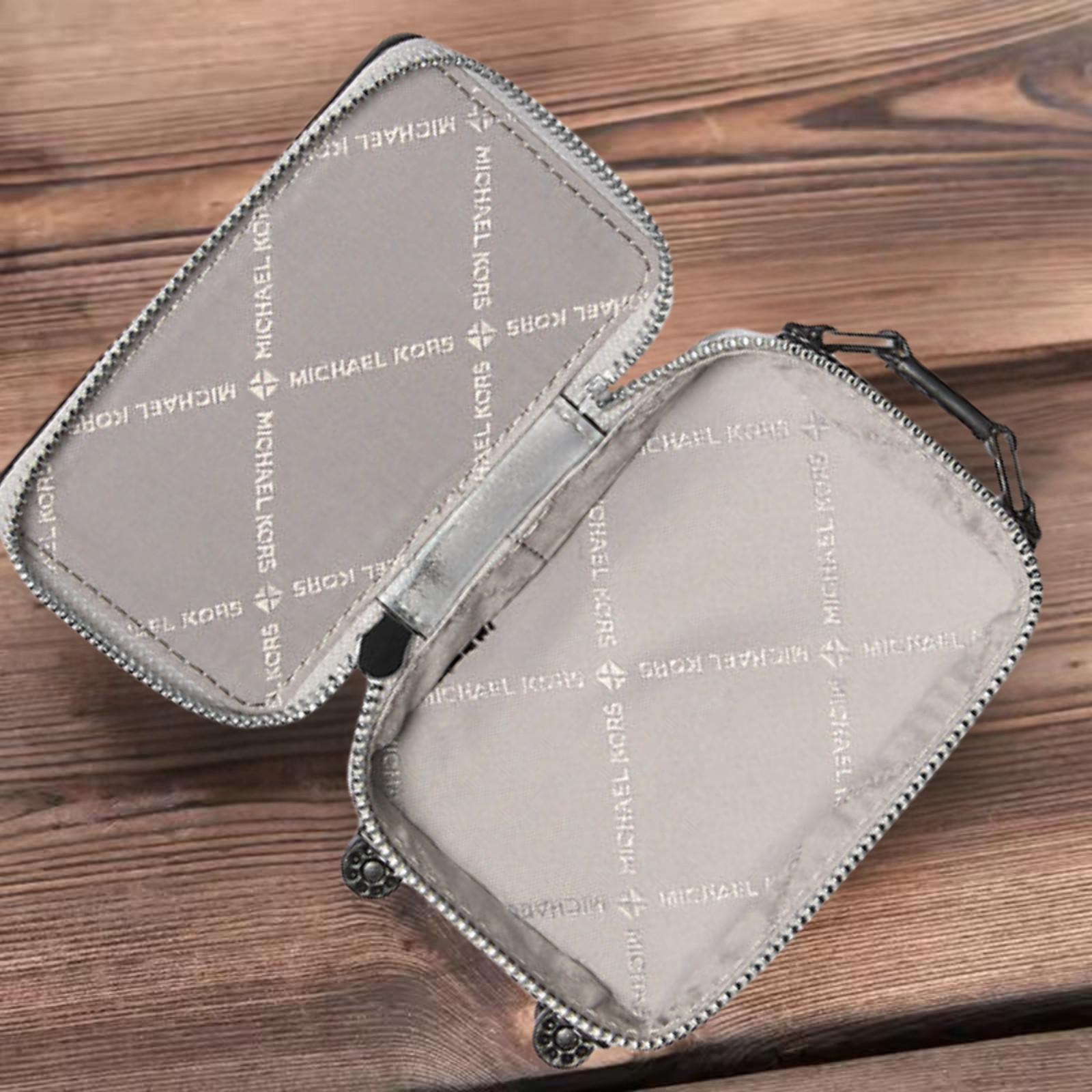 Michael Kors Giftables Trolley Suitcase Key Fob Bag Charm Silver thumbnail 9