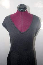 Nine West Solid Gray Sleeveless Knit V-Neck Dress Wear to Work Small Mid-Calf