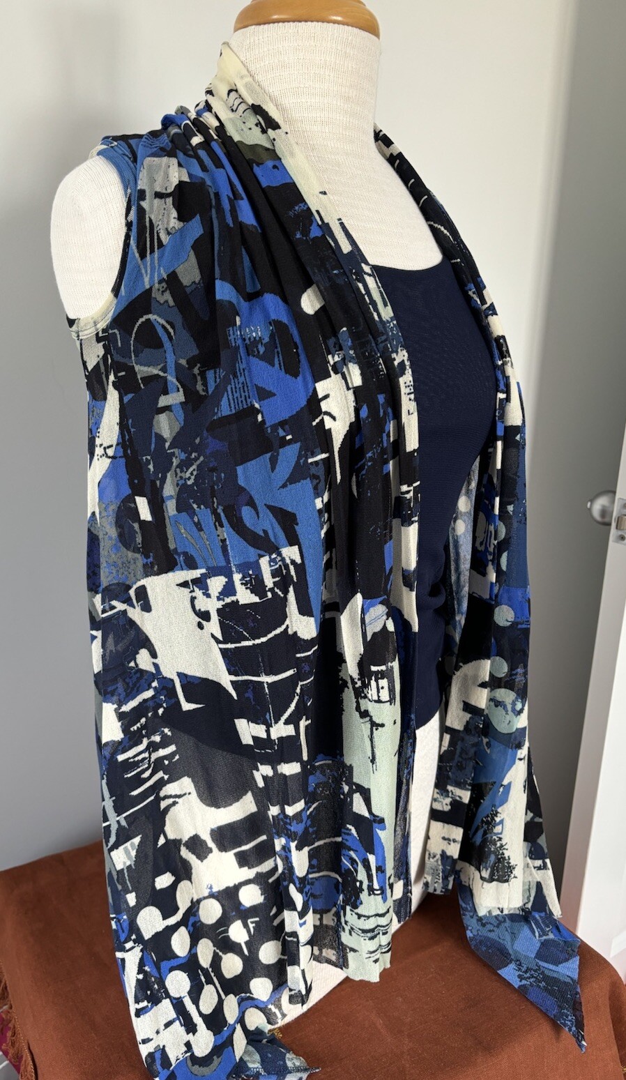 FUZZI Abstract Pattern Sleeveless Cami With Sides… - image 2