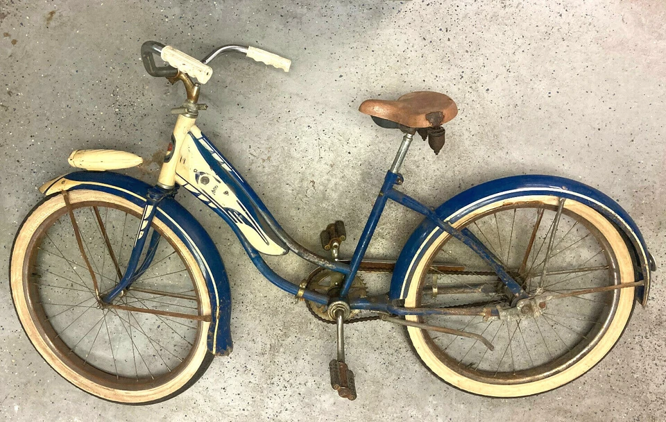 24" wheel Columbia step-thru, gas tanks, chrome chain guard, fenders - Image 2 of 4