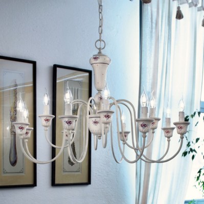 Lustre à 6 bras de lumière en fer forgé à décor floral., Vente aux