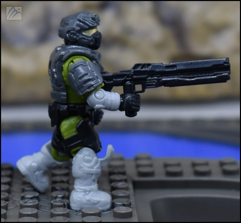 HALO MEGA BLOKS CONSTRUX DARK GRAY/GREEN UNSC MARINE MINI FIGURE FDY41 - Image 3 of 4
