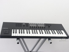 Native Instruments - Komplete Kontrol S49 MK2...
