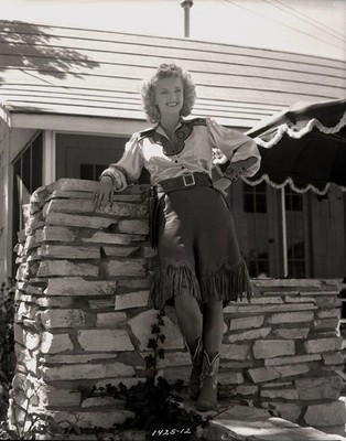 Dale evans, 1940s women, Vintage cowgirl Photo 8.5x11 Vintage