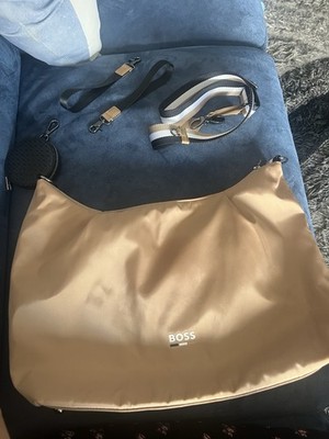Hugo Boss Wickeltasche Beige mit Wickelauflage und Kinderwagengurten Neu