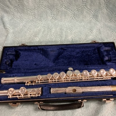 Gemeinhardt  - 2NP - Flute with Case - Made in USA - Elkhart Indiana