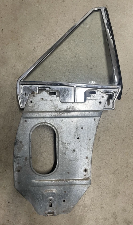 1966-67 Ford Fairlane Convertible Rear 1/4 Windows & Tracks ( 500, XL, GT, GTA ) - Изображение 4 из 4