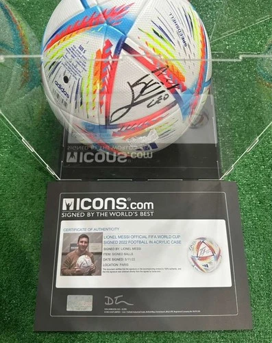 LIONEL MESSI soccer ball signed  Authenticated by Icons