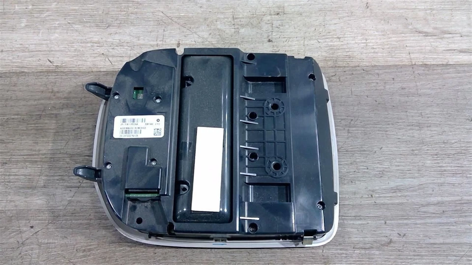 2021-2024 CHRYSLER VOYAGER ROOF CENTER OVERHEAD CONSOLE LAMP LIGHT SWITCH OEM - Image 4 of 4