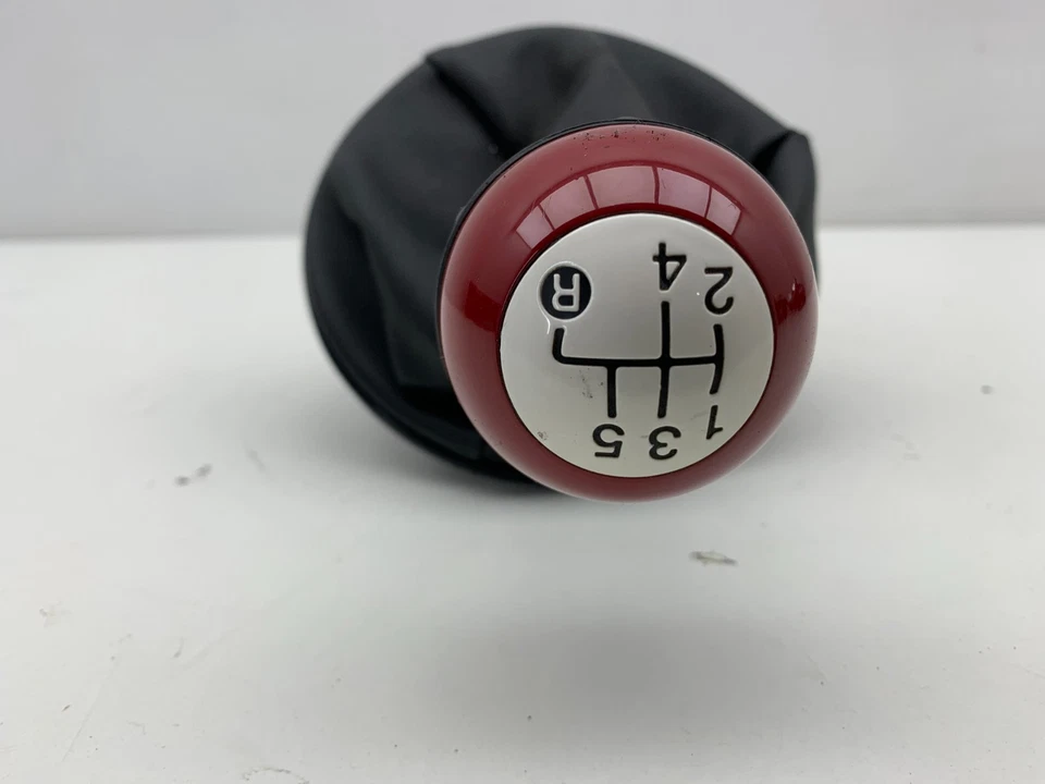 FIAT 500 1.2 PETROL 5 SPEED MANUAL GEAR STICK SELECTOR RED KNOB 50292870 - Image 4 of 4