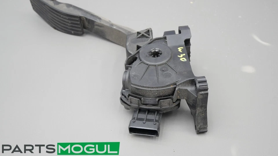 2018 FIAT 500X 4-DOOR GAS PEDAL ACCELERATOR THROTTLE SENSOR 51980266 OEM - Image 3 of 4