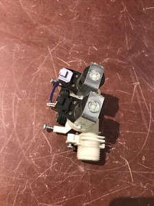 Indesit IWE71682 / IWC71452 Waschmaschine - Wasserzulauf Einlassventil 16001667806