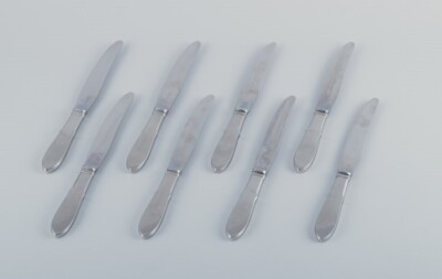 Gundorph Albertus für Georg Jensen. Acht Tafelmesser ''Mitra''.