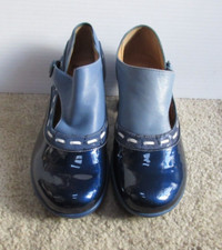 John Fluevog Enneagram Achiever Women's Blue Leather Side Buckle Pumps Heel Sz 6