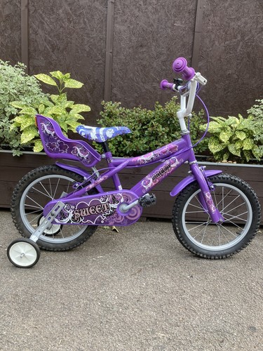 Child Bike Girls Hardly Use Looks New Removable Stabilisers Good Brakes And Bell - Picture 2 of 3