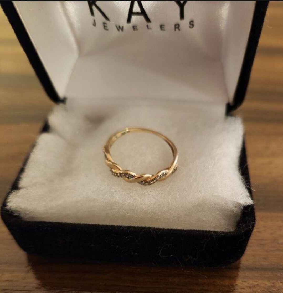 14kt Solid Yellow Gold Twists Ring - image 4