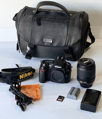 Nikon D90 DSLR Camera AF-S Nikkor 18-105mm VR Lens Kit 128GB 2478 Shutter Count
