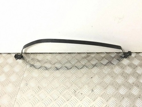 Fuel tank mounting bracket