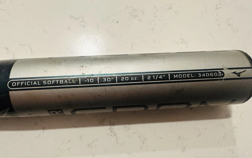 Mizuno F23 30” PWR CRBN -10 Fastpitch Softball Bat 20oz USSSA Model 340603 - Image 2 of 4