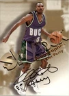 1998-99 SkyBox Premium Autographics #93 Elliot Perry Auto BSK