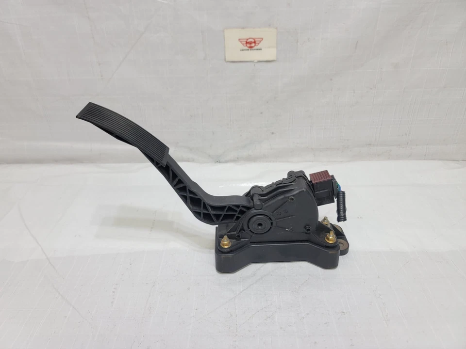 2005-2015 Nissan Xterra Accelerator Gas Pedal OEM 18002-EA000 Foto 4 de 4
