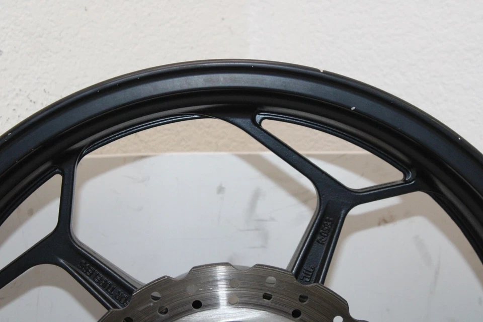 Llanta trasera Kawasaki Ninja 300 OEM 13-17 Foto 3 de 4