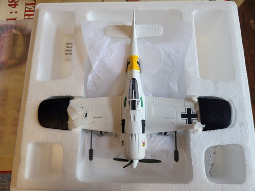 Colección Armadura 98045 / B11B228 FW-190 Luftwaffe 1/JG54 "Quax Schnorrer" 1:48 - Imagen 3 de 4