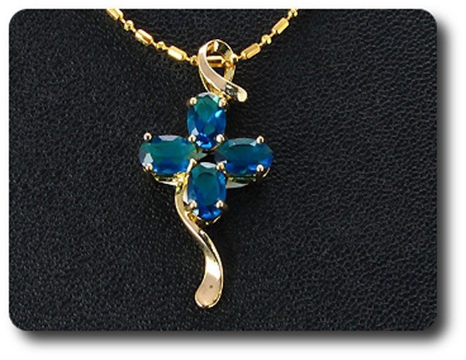 Pendentif saphir bleu chic en plaqué or pour illuminer vos tenues