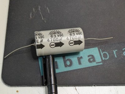 22uF 16V | Delcon | Capacitor 22uF 16V -40 to 85°C 20% Axial | NOS | 10 pcs