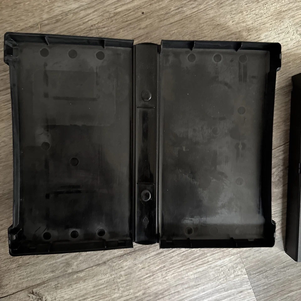 Evil Dead 2: Dead By Dawn - Clamshell Collector's Edition Widescreen VHS Tape - Image 4 of 4