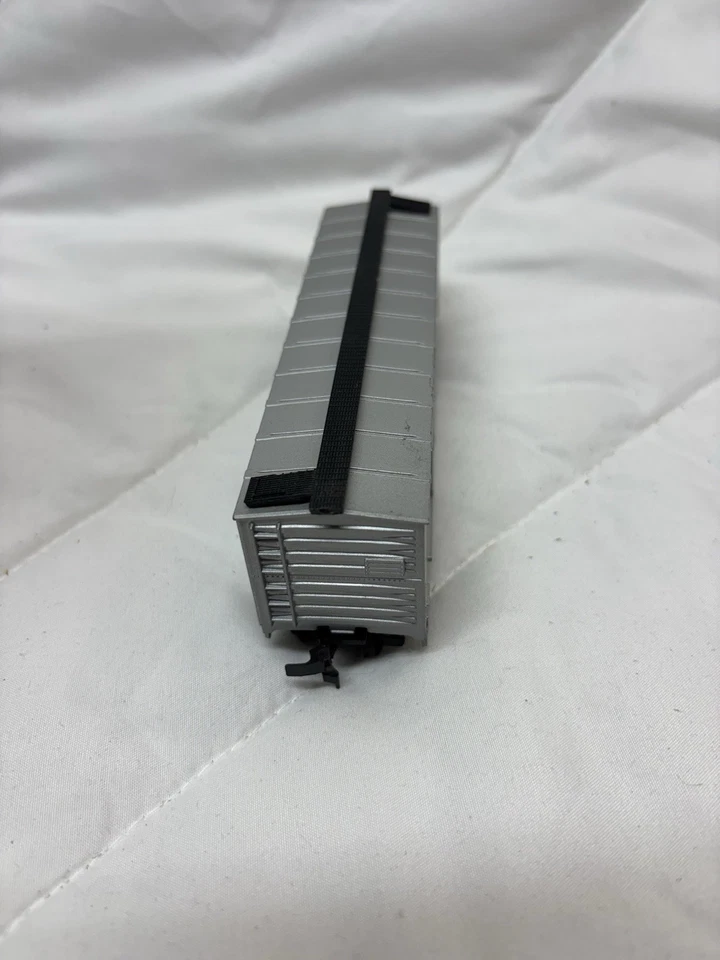 Model Power HO Scale Minneapolis & St. Louis, The Peoria Gateway Box Car. - Image 2 of 4